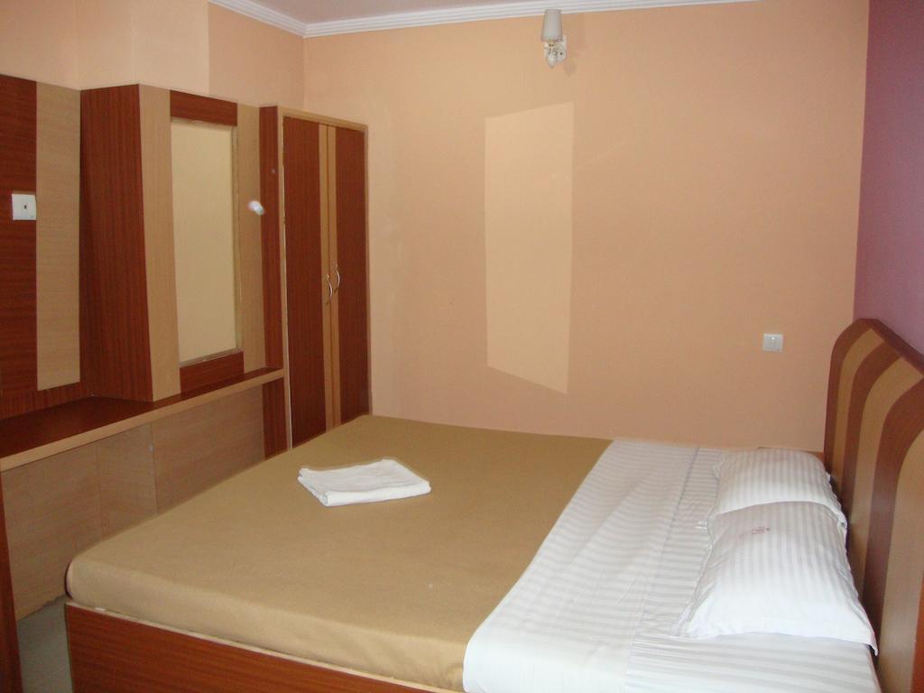Hotel Bari International Bhubaneswar Room photo