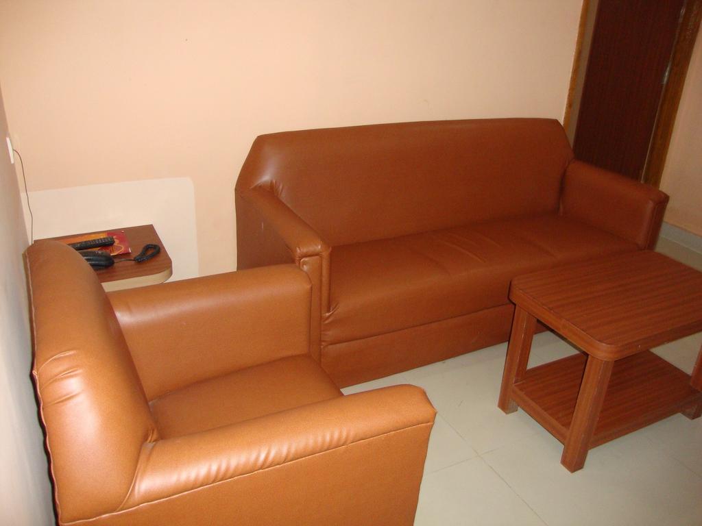 Hotel Bari International Bhubaneswar Room photo